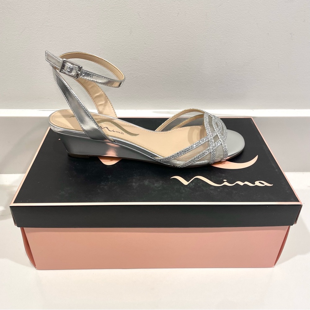 NEW N By Nina Fleta1 Evening Dress Sandals (size 6)